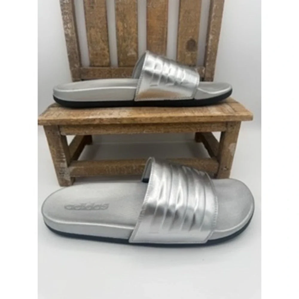 Adidas Adilette Comfort Slides Mens 9 Silver Excellent Metallic Sandals‎ FW7683
